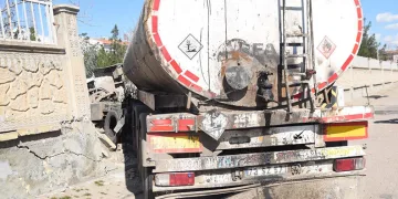 Şanlıurfa’da trafik kazası: 1 ölü, 2 yaralı