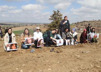Konya’da cinayete kurban giden kadınlar fidan dikilerek anıldı