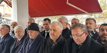 Binali Yıldırım Kars’ta cenaze törenine katıldı
