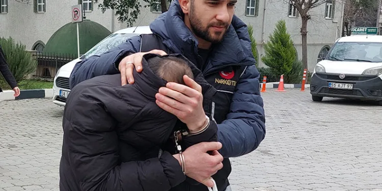 Kargo yoluyla uyuşturucu teminine 1 tutuklama