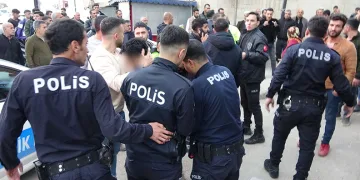 Polis ekiplerine mukavemette bulunan 2 şahıs gözaltına alındı