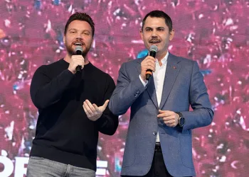 Murat Kurum gençlerle bir araya geldi
