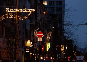 Köln’de Ramazan ayına özel ışıklandırma