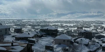 73 köy yolu ulaşıma kapandı