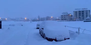 Karlıova’da 40 köy yolu ulaşıma kapandı