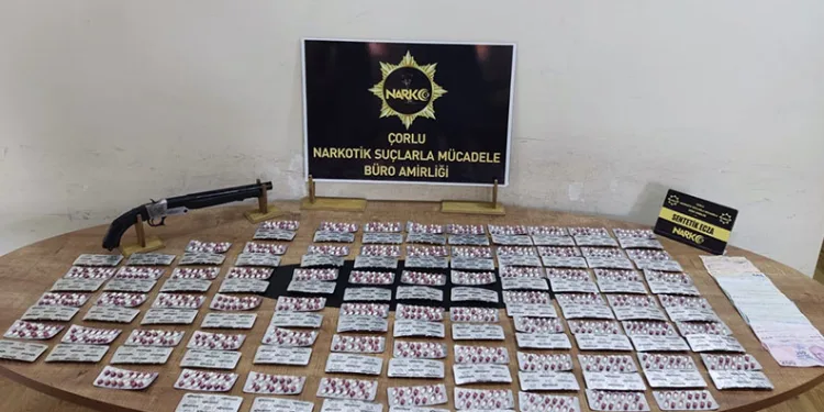 Tekirdağ’da bin 876 uyuşturucu hap ele geçirildi