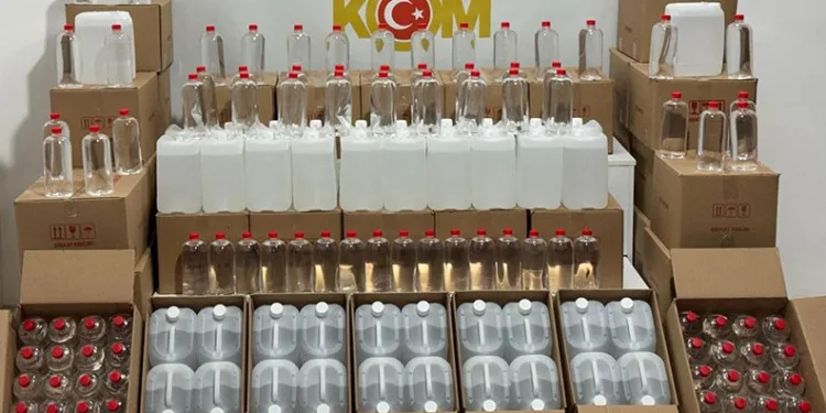Samsun’da 1 ton 94 litre kaçak etil alkol ele geçirildi