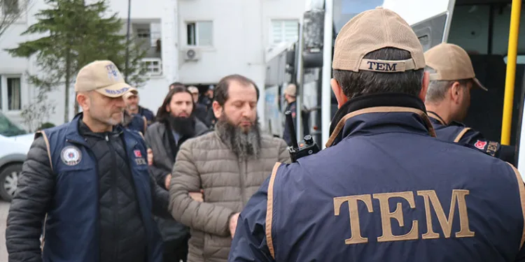 33 DEAŞ şüphelisi adliyeye sevk edildi