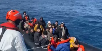 Aydın’da 20 düzensiz göçmen kurtarıldı