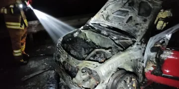 Hatay’da yanan otomobil kullanılmaz hale geldi