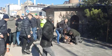 Yan baktın kavgasında kan aktı