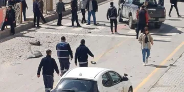 Elazığ’da pikap park halindeki 3 araca çarptı: 1 yaralı