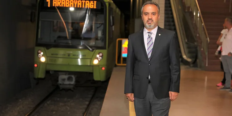 Alinur Aktaş, “Raylı sistem hattı 89 kilometreye çıkacak”
