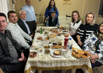 Mustafa Bozbey ilk iftarını Güler ailesiyle yaptı