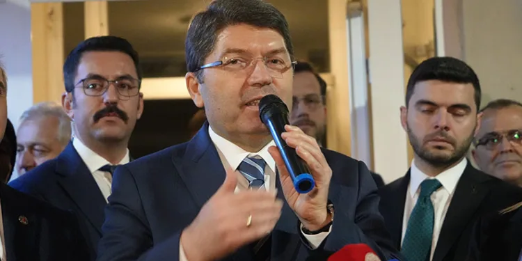 “Türkiye’de demokrasinin standartlarını hep yükselttik”
