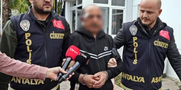 Karısını 8 bıçak darbesiyle öldürdü, ‘Pişman değilim’ dedi