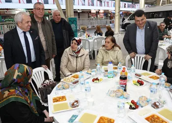 Nilüfer’de ilk iftar sofrası İhsaniye’de kuruldu