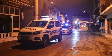 Bıçakla yaralandı, hastanede hayatını kaybetti