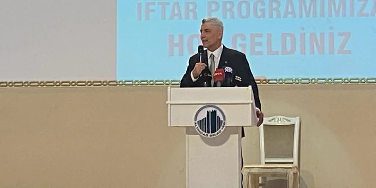 Bakan Bolat iftar programında esnaflarla buluştu
