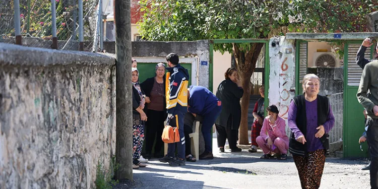 Uyuşturucu parası isteyen oğlunu av tüfeğiyle öldürdü