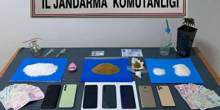 Mersin’de uyuşturucu operasyonu: 4 tutuklama