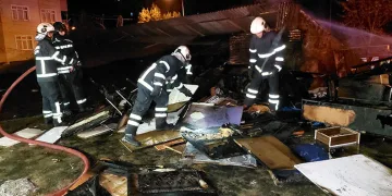 Samsun’da ikinci el eşya deposunda yangın