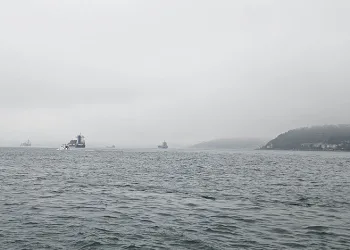 İstanbul Boğazı’nda sis etkili oluyor