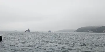 İstanbul Boğazı’nda sis etkili oluyor