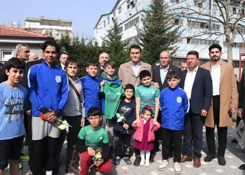 Mustafa Dündar Ovaakça Eğitim Mahallesi’ni ziyaret etti