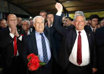 “Anketlerde de gönüllerde de ilk sıradayız”