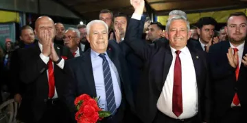 “Anketlerde de gönüllerde de ilk sıradayız”