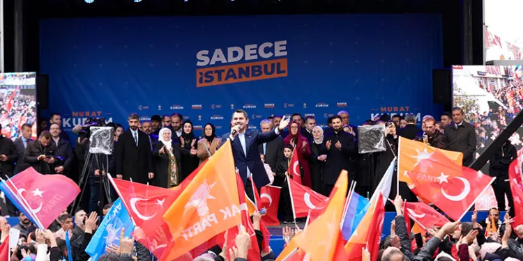 Murat Kurum’dan Kağıthanelilere müjde