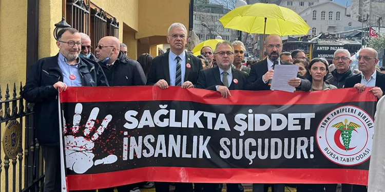 Bursa’da Tıp Bayramı’nda ‘Sağlık Hakkı Yürüyüşü’