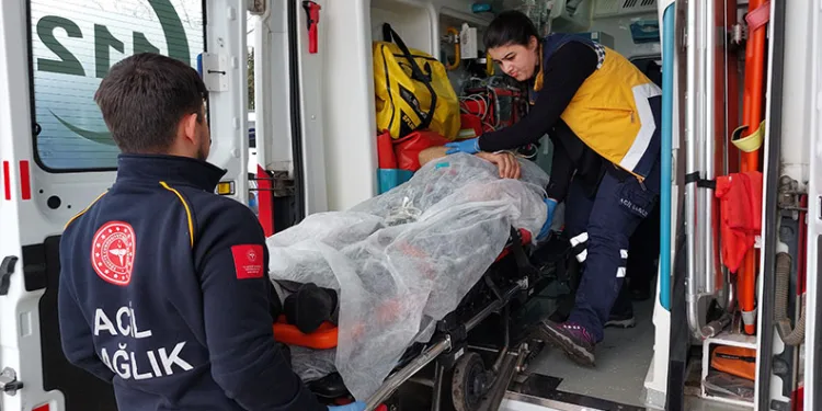 Samsun’da hafif ticari araç tıra çarptı: 1 ağır yaralı