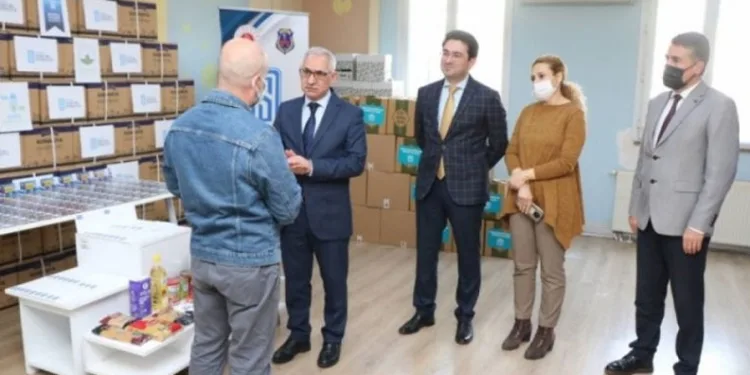 Bursa’da denetimli serbestlik yükümlülerine gıda yardımı