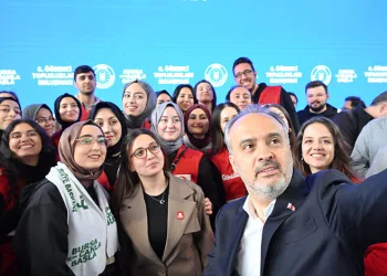Bursa’da gençlere 5 bin TL’lik destek