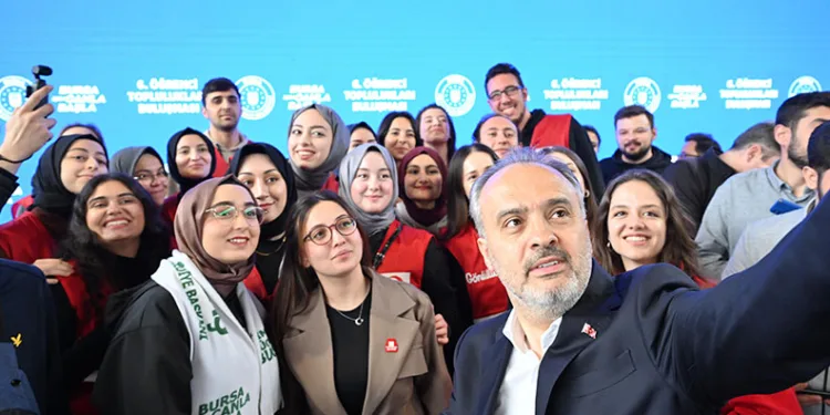 Bursa’da gençlere 5 bin TL’lik destek