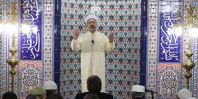 “İbadetler daha iyi insan yapmanın vasıtasıdır”