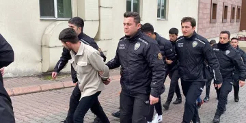 “Yılanlar Grubu” çetesi üyeleri adliyeye sevk edildi