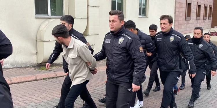 “Yılanlar Grubu” çetesi üyeleri adliyeye sevk edildi
