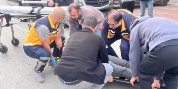 Manavgat’ta 3 araçlı zincirleme kaza: 2 yaralı