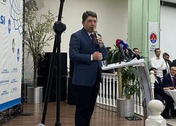 “Darbecilerin yaptığı anayasa ile yürüyemeyiz”