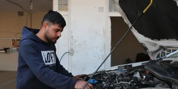 19 yaşında motor ustası oldu