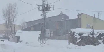 Mart kapıdan baktırdı
