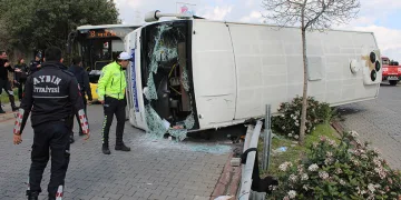 Aydın’da yolcu minibüsü devrildi: 28 yaralı