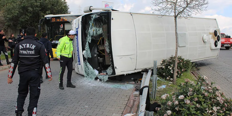 Aydın’da yolcu minibüsü devrildi: 28 yaralı
