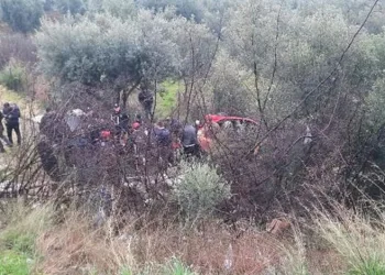 Bursa’da otomobil şarampole yuvarlandı: 3 yaralı