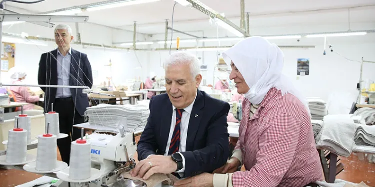 Kadınlar, Bozbey’le gülümsedi