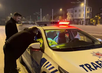 Bursa’da alkollü sürücü polisten kaçtı, cezadan kaçamadı