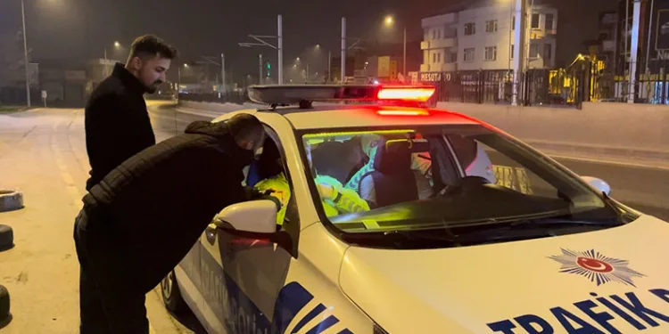 Bursa’da alkollü sürücü polisten kaçtı, cezadan kaçamadı